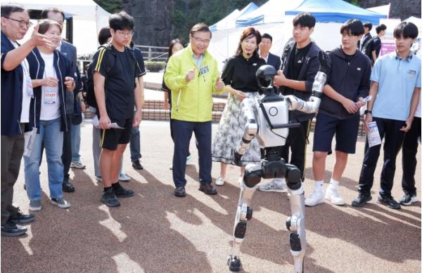 중랑구, 청소년의 꿈을 응원하는 '중랑드림하이 진로박람회' 개최 기사 이미지